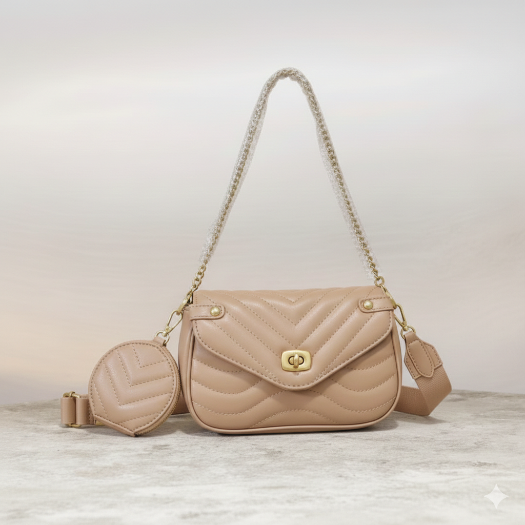 Bolsa Feminina Matelassê Preta com Corrente Dourada - Imagem 3